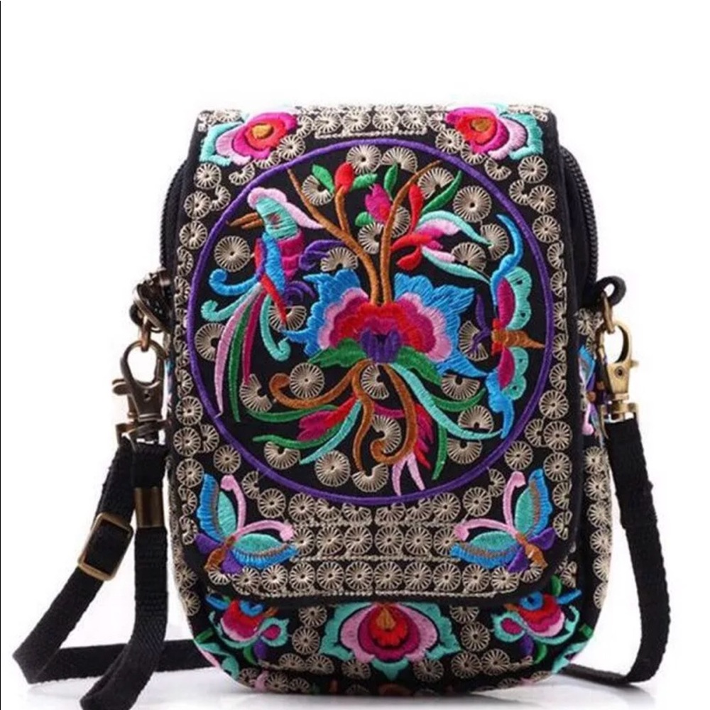 Women embroidered cross body purse